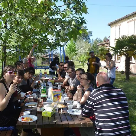 Hostel Le Moulin Vieux *
