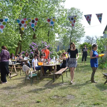 Le Moulin Vieux Hostel *